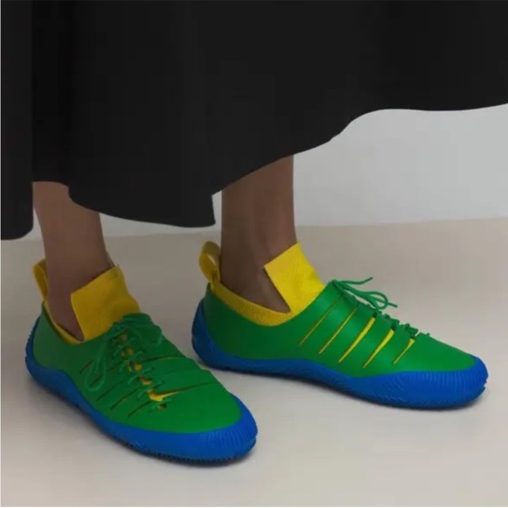 NEW 🆕 Bottega Veneta Climber 10mm Vibrant Blue and Green Rubber Sneakers size 35 - Picture 3 of 11